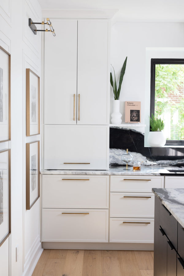 Lyeris 24" One Light Picture Light, Aged Brass / Distressed Bronze