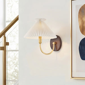 Rynaine 10" One Light Wall Sconce, Aged Brass