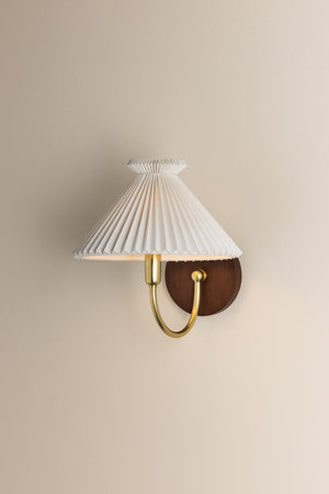 Rynaine 10" One Light Wall Sconce, Aged Brass