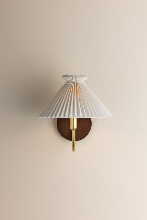 Rynaine 10" One Light Wall Sconce, Aged Brass