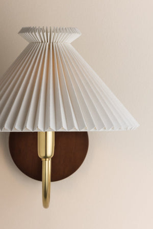 Rynaine 10" One Light Wall Sconce, Aged Brass
