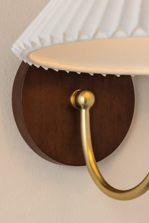 Rynaine 10" One Light Wall Sconce, Aged Brass